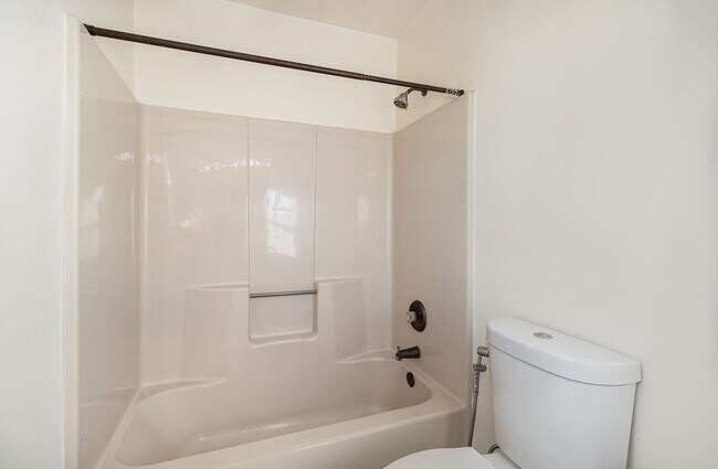 Building Photo - 6280 Spring Knoll Dr