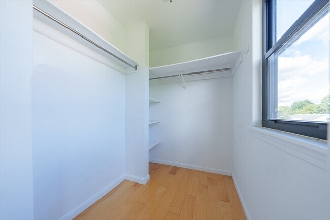 Building Photo - 1 Richdale Ave