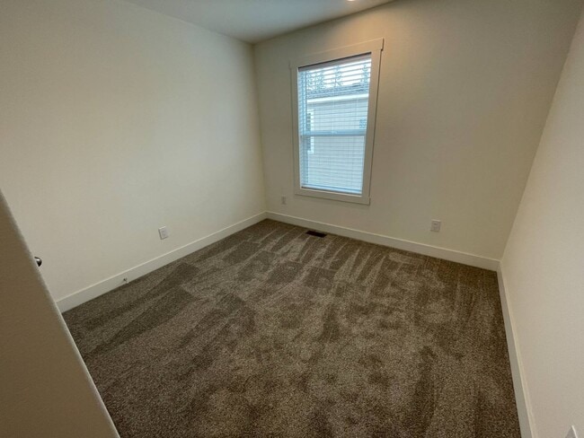 Building Photo - 6656 Pentz Rd