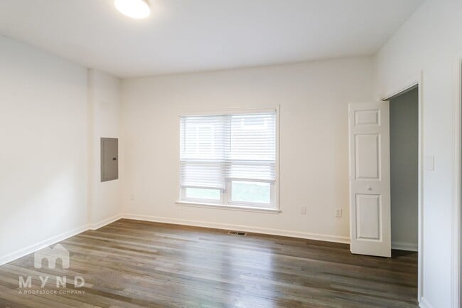 Building Photo - 1070 4th St NW