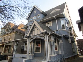 Building Photo - 308 N Carroll St