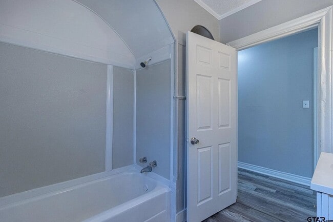 Building Photo - Charming 2 Bed, 1 Bath Home Near Downtown Tyler!