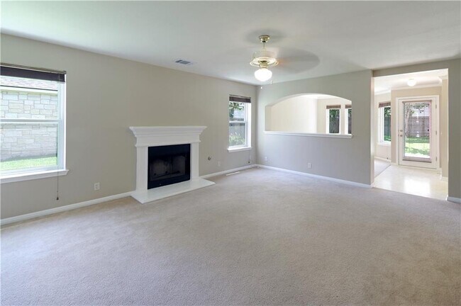 Building Photo - 807 Camino Real Dr