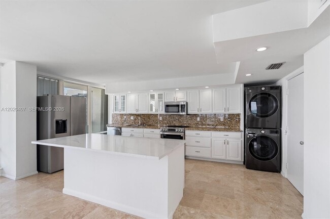 Building Photo - 2100 S Ocean Ln