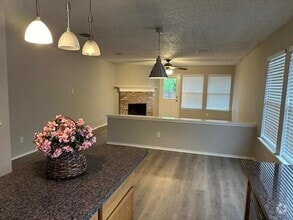 Building Photo - 2424 Rolling Ridge Dr