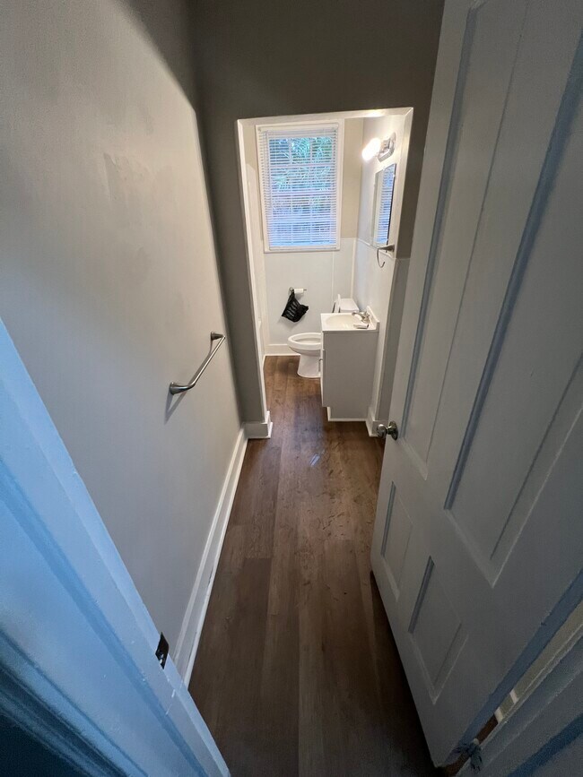 Building Photo - 3602 Norwich St