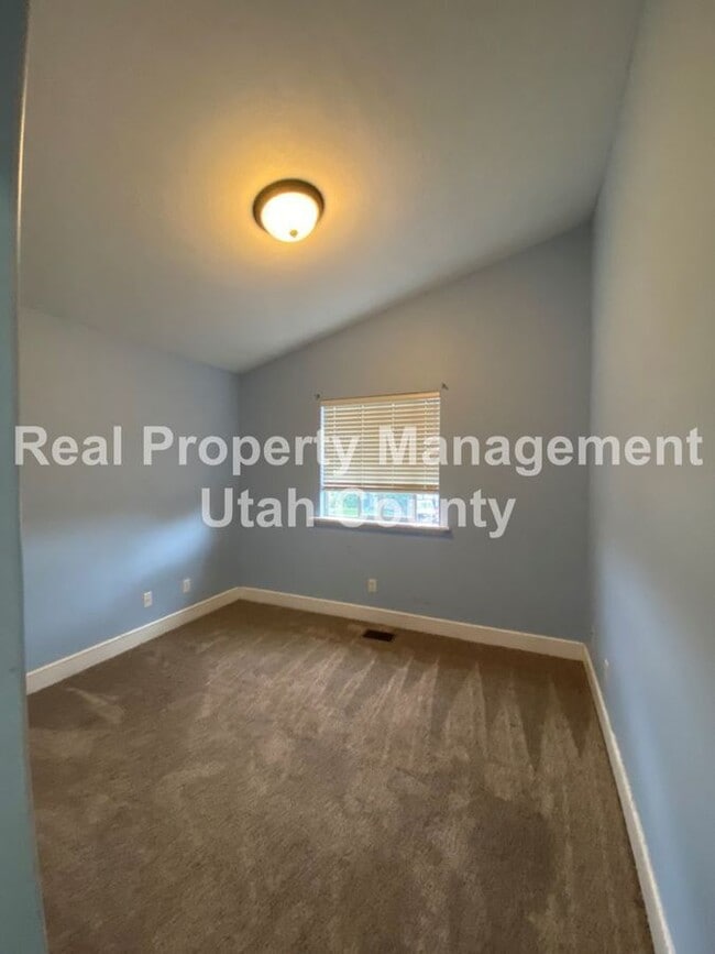 Building Photo - 1769 S 700 W