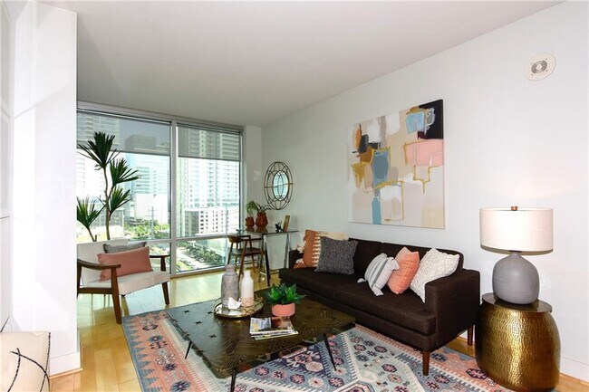 Building Photo - 300 Bowie St