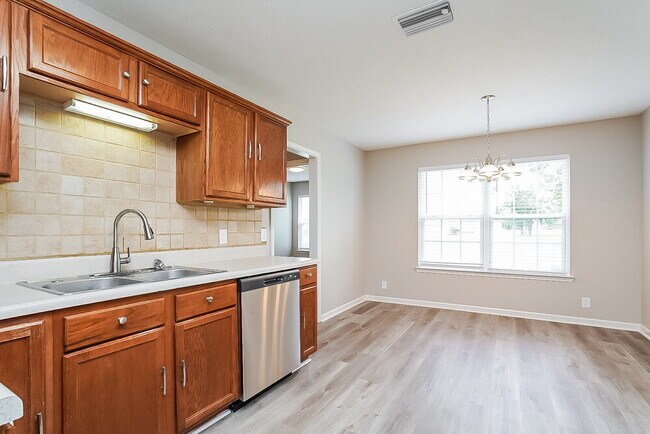 Building Photo - 1205 Hartfield Ct