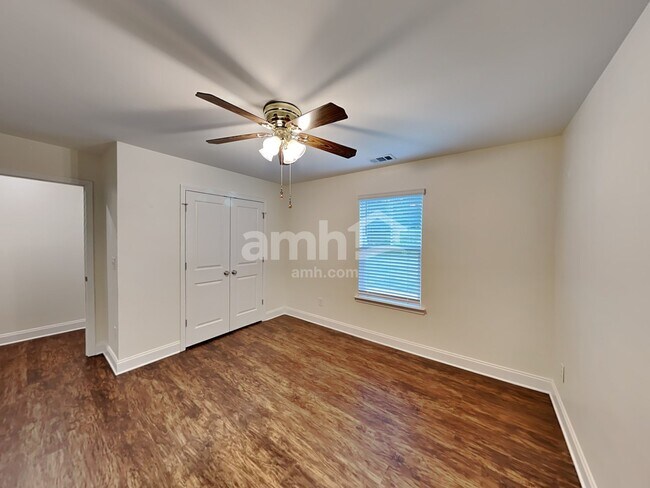 Building Photo - 203 McBee Pl