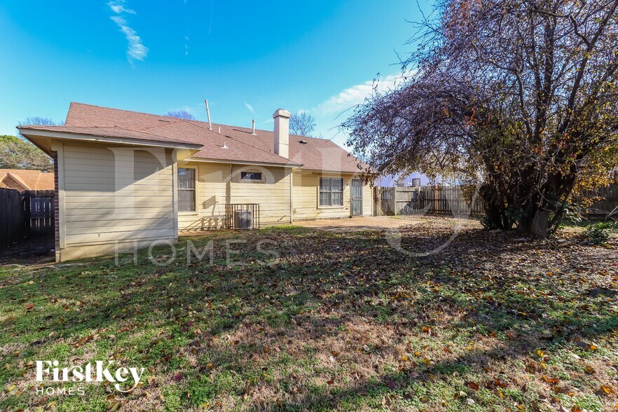 Building Photo - 4925 Water Fowl Ln