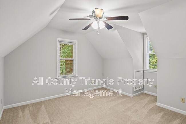 Building Photo - 4904 Kinross Ct