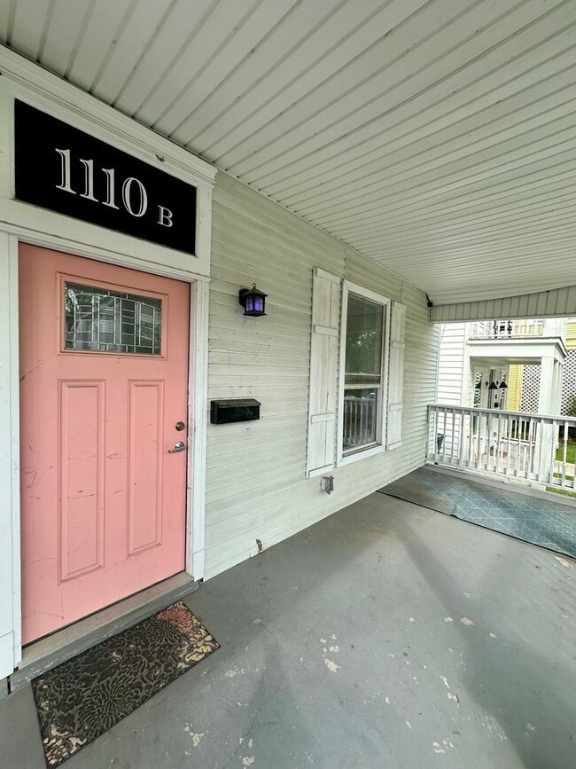 Building Photo - 2 BED | 1 BATH | BACKYARD | EASTSIDE (Anderson and E 31st)