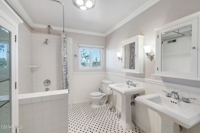 Building Photo - 167 Rimrock Rd