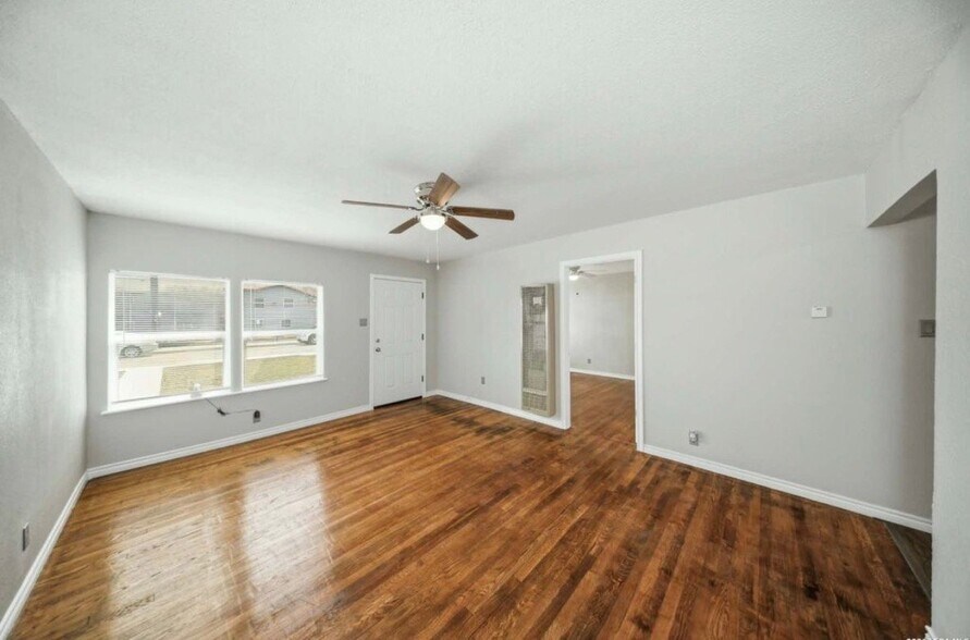 Building Photo - 435 Avondale Ave