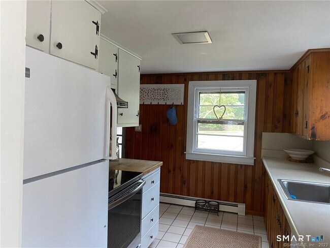 Building Photo - 33 Hartford Ave