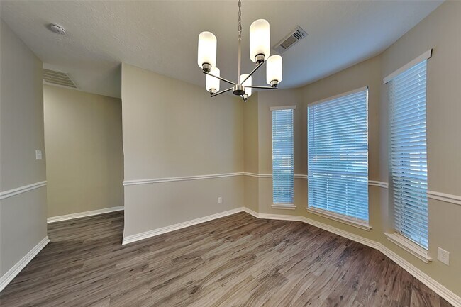 Building Photo - 15142 Red Cedar Cove Ln