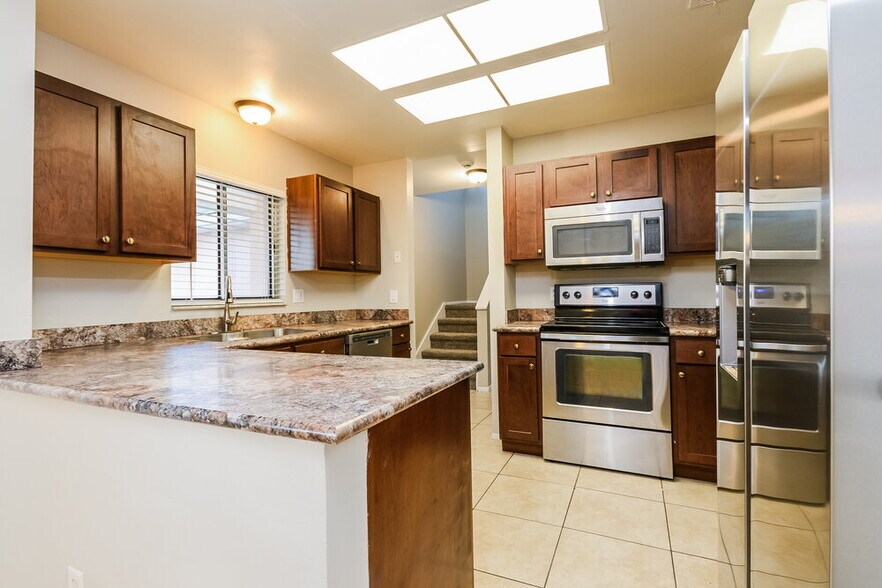 Building Photo - 490 Chicago Woods Cir