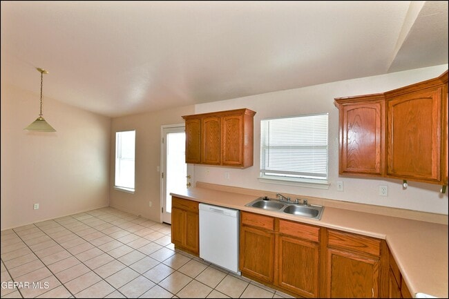 Building Photo - 4100 Tierra Venado Dr
