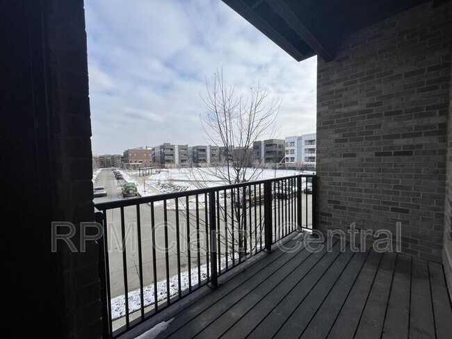 Building Photo - 751 N 6th St