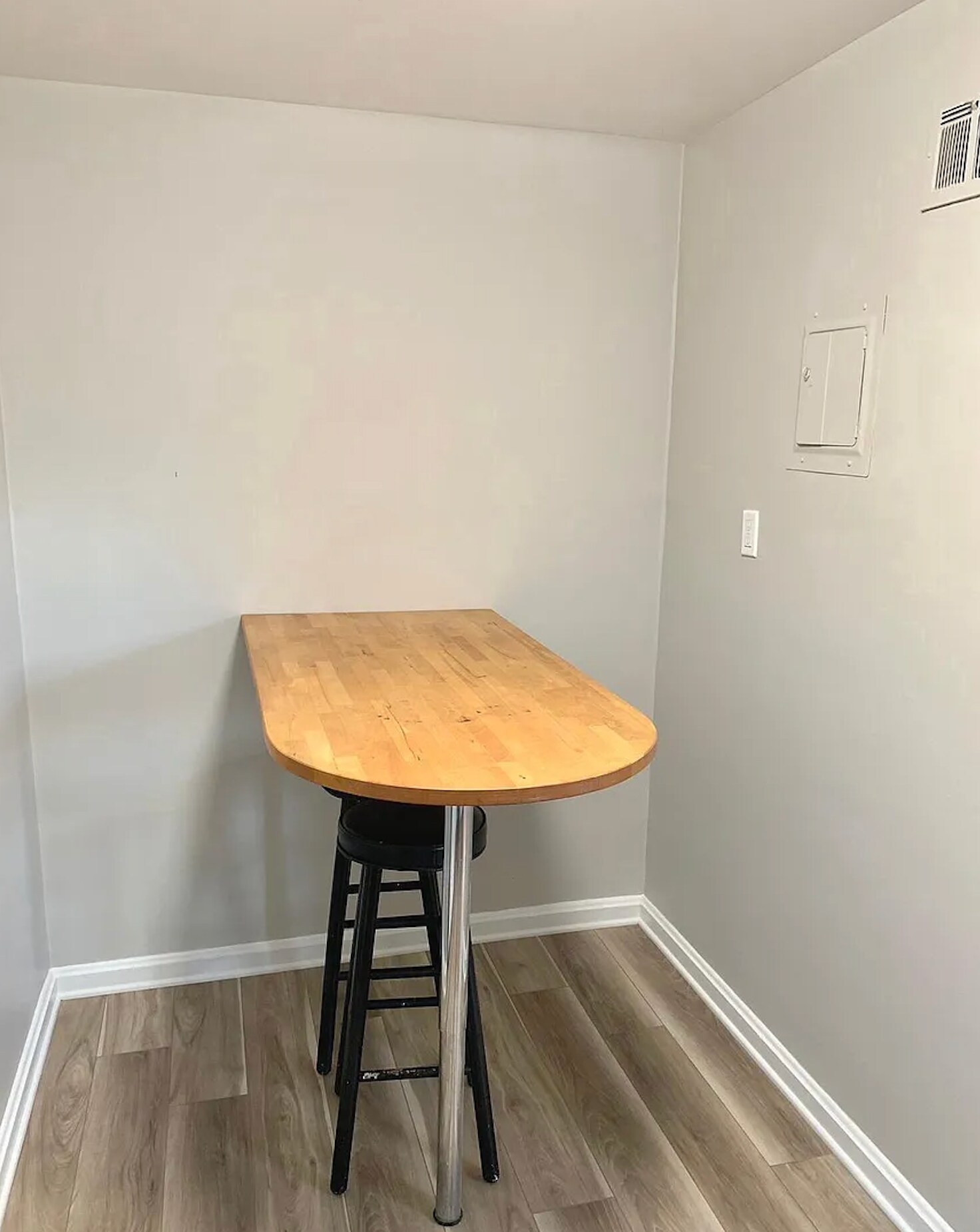 Kitchen breakfast nook - 2615 13th Rd S