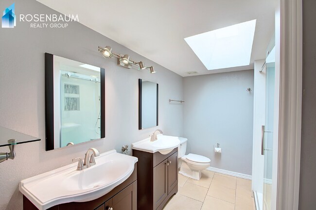 Building Photo - Charming 2-beds, 1-baths townhome unit in the peaceful high-desert foothills of Tanque Verde!