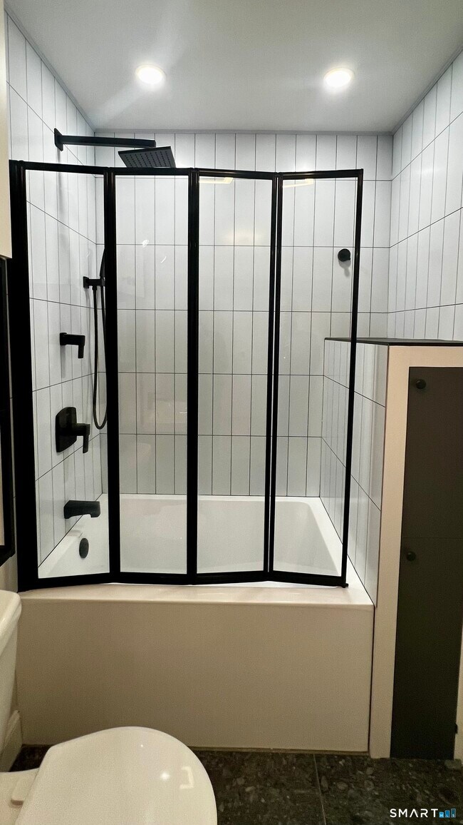 Building Photo - 34-36 Charter Oak Pl