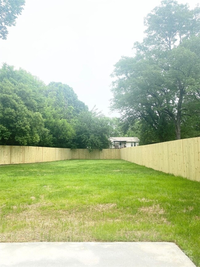 Building Photo - 6305 Lake Dr