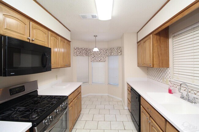 Building Photo - 8154 Treetop Ln