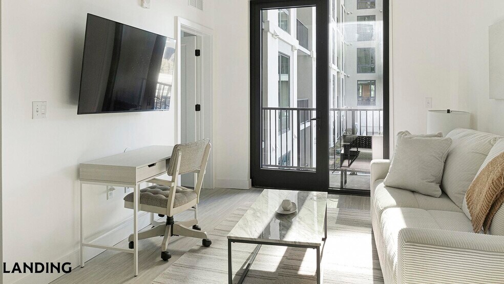 Building Photo - 1007 S Mint St