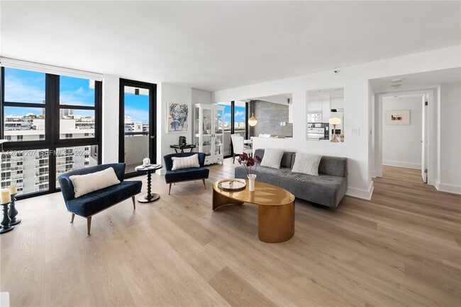 Building Photo - 2555 Collins Ave