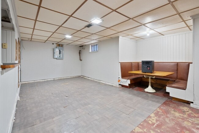 Building Photo - 609 Hammond Ave