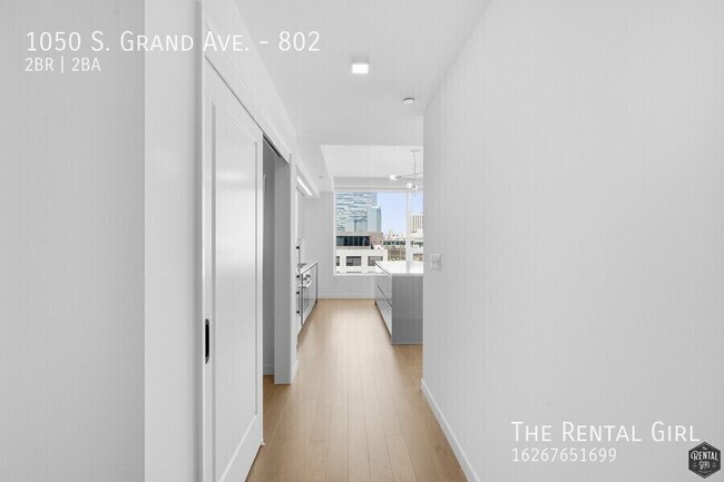 Building Photo - 1050 S Grand Ave