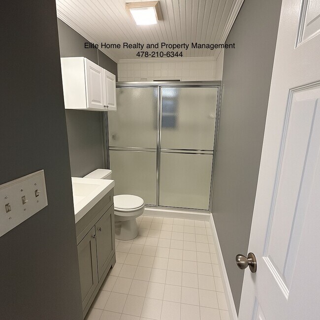 Building Photo - 290 Clisby Pl