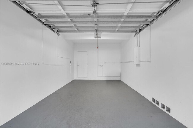 Building Photo - 3060 Matilda St