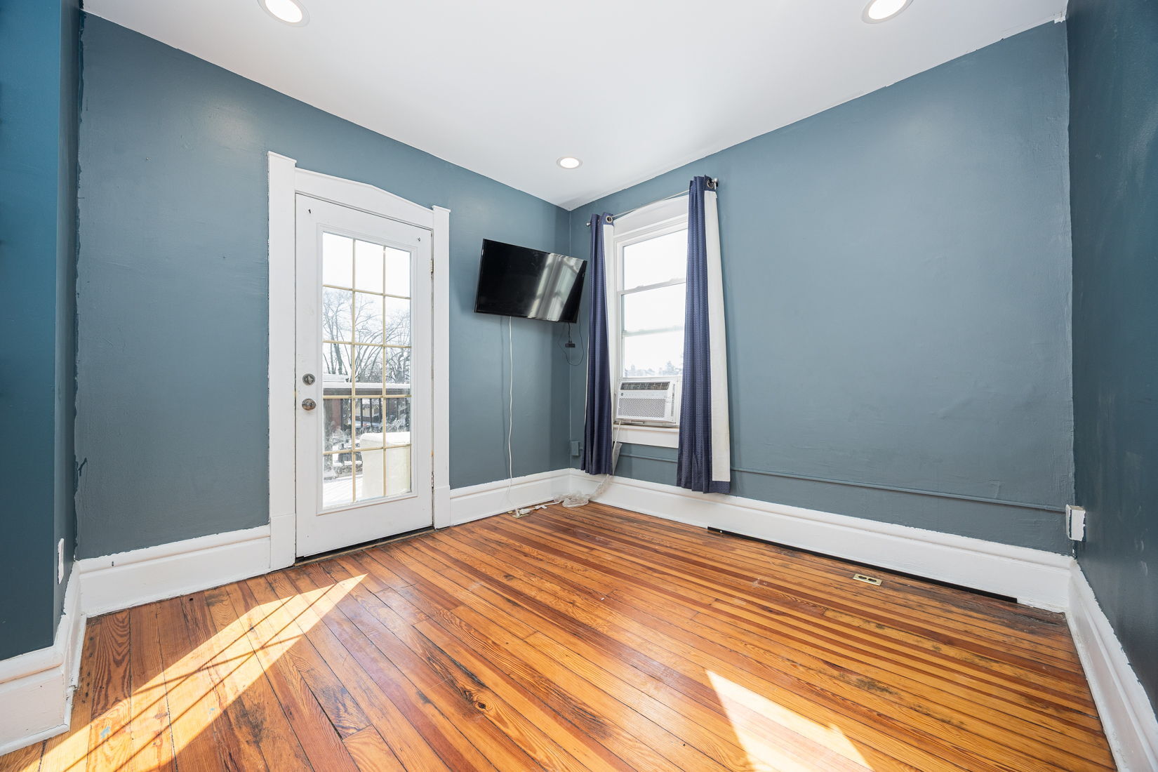 Building Photo - 732 Bedford Ave