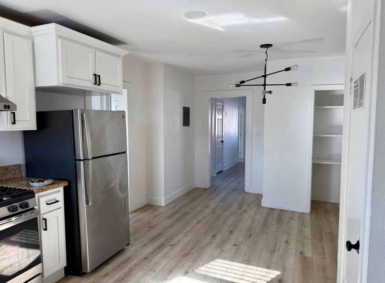 Building Photo - 823 W Orange St