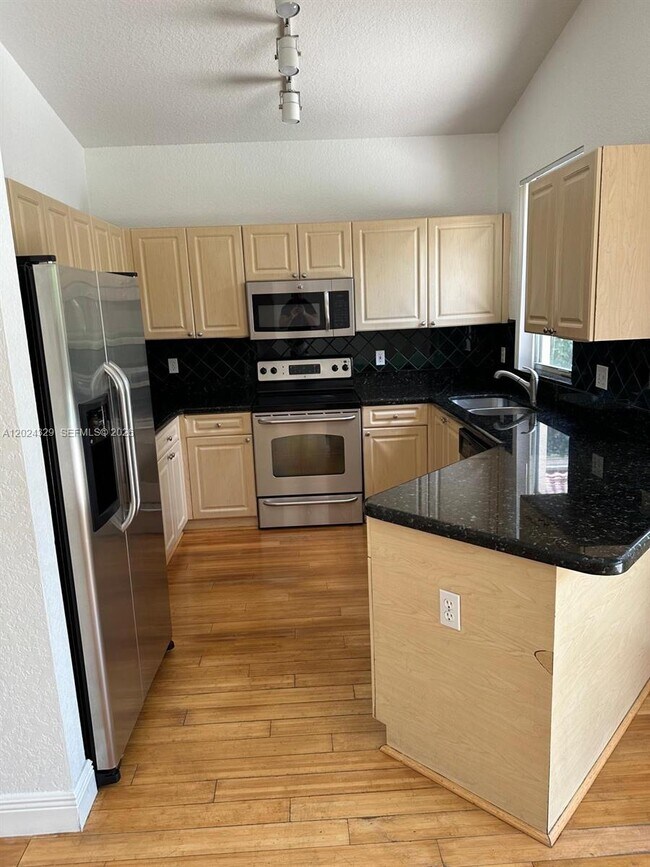 Building Photo - 11090 Baybreeze Way