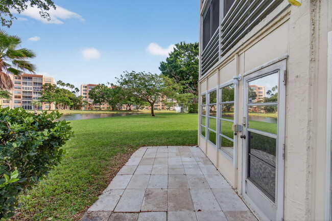 Building Photo - 26 Abbey Ln