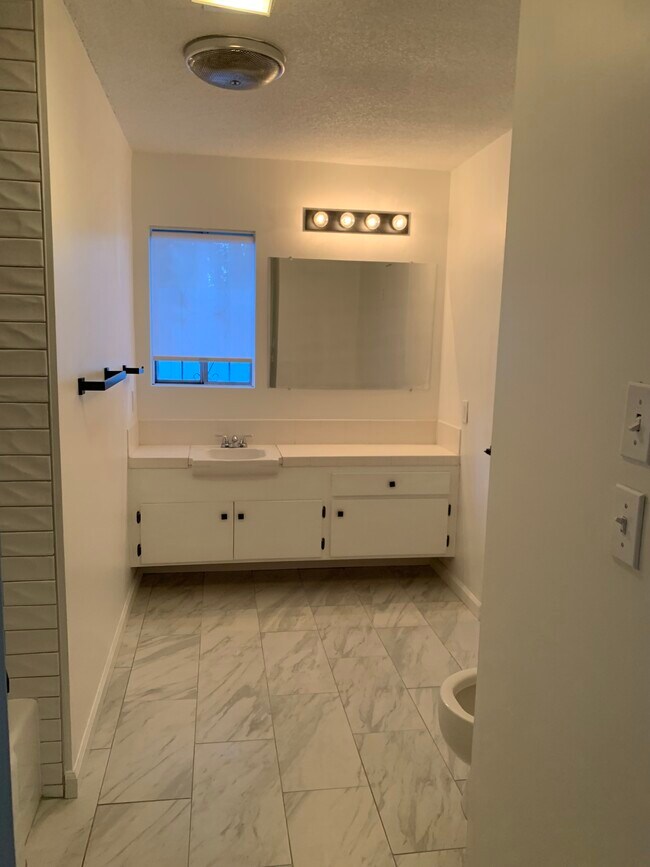 2nd bathroom - 835 N Rose Ave