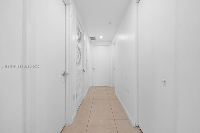 Building Photo - 3250 NE 1st Ave