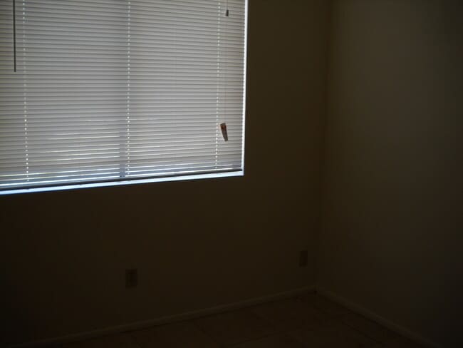 Building Photo - 1155 Plaza Maria