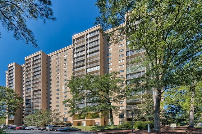 Building Photo - Modern Luxury Condo in Middleborough – Rec...
