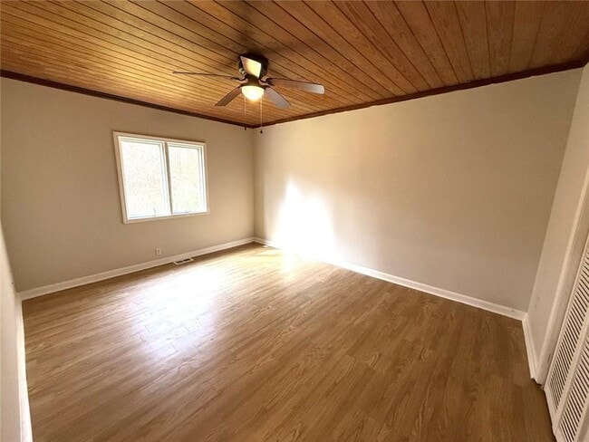 Building Photo - 54 Hebron Church Rd