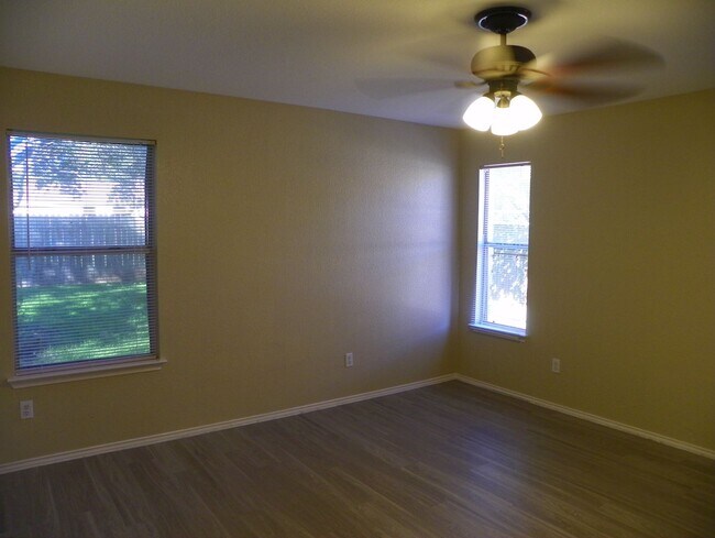 Building Photo - Welcome to this charming Centex home locat...