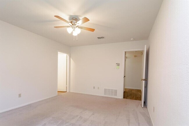 Building Photo - Cozy 3/BR 2/BA Home with Fireplace, Washer & Dryer Included