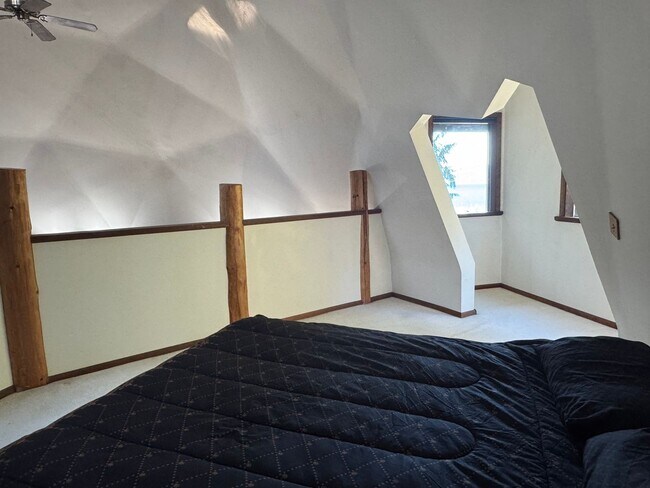 Building Photo - Gorgeous Samish Island Home Available