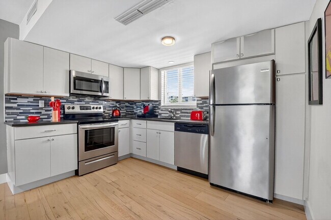 Building Photo - 2505 S Ocean Blvd