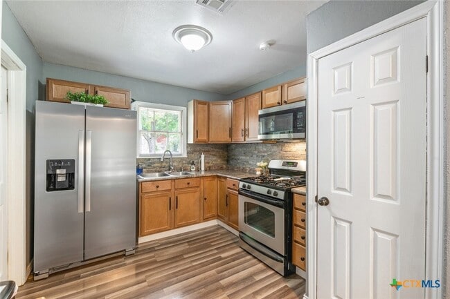 Building Photo - 1609 S 39th St