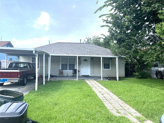 Building Photo - 10417 Fairfax St